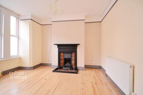 2 bedroom terraced house to rent, York Road Littlehampton BN17
