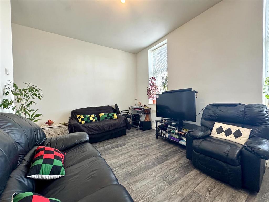 Living room 1.jpeg