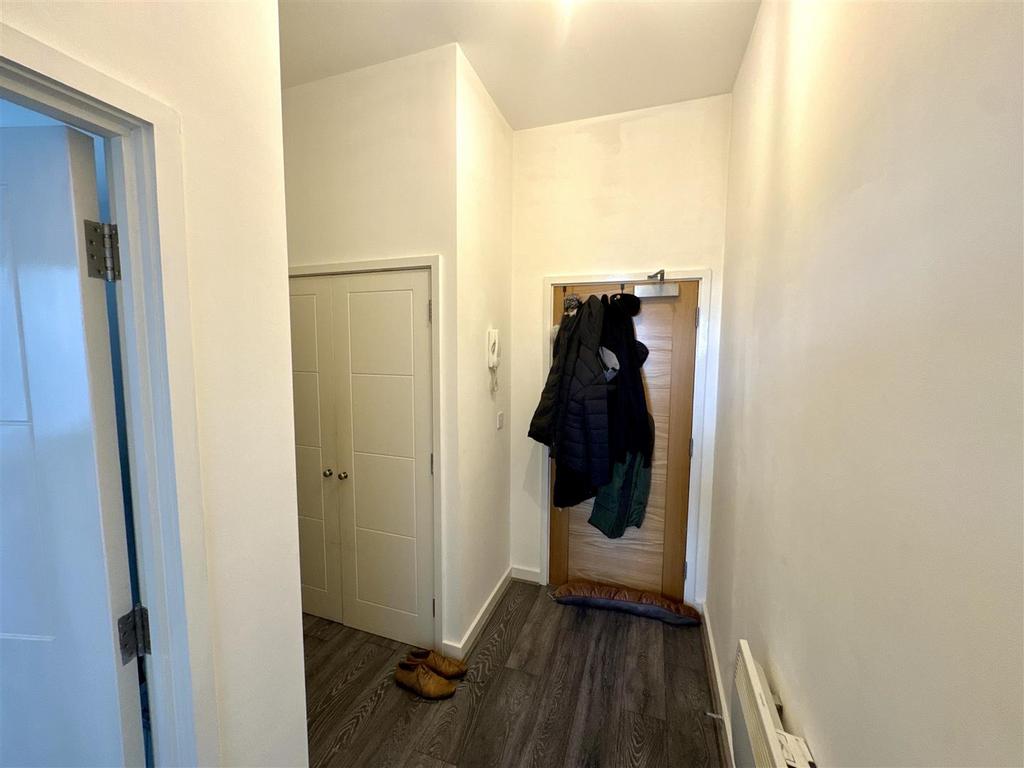Hallway.jpeg