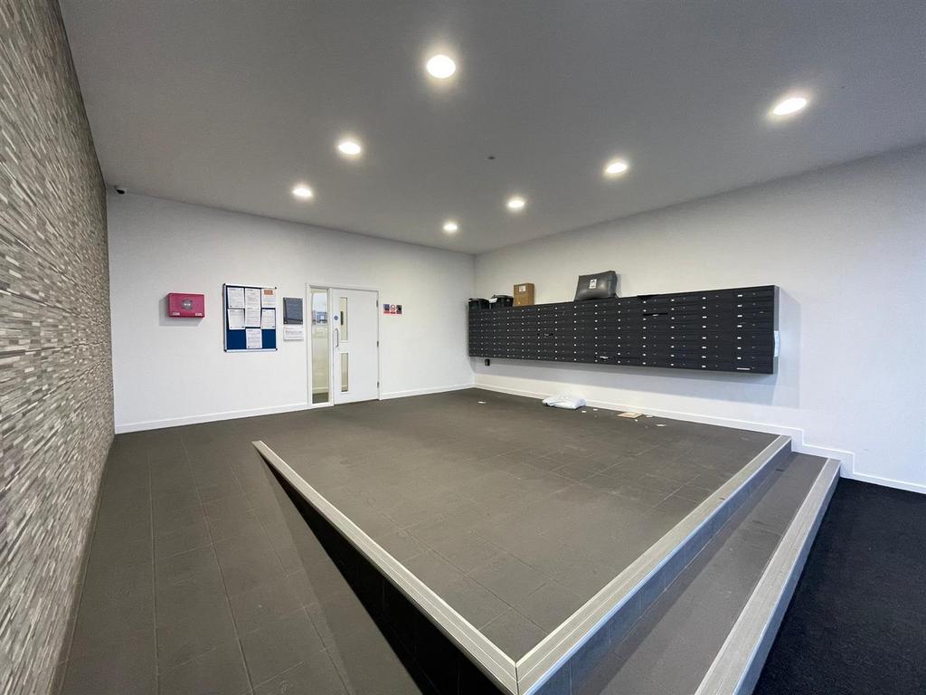 Entrance hallway.jpg