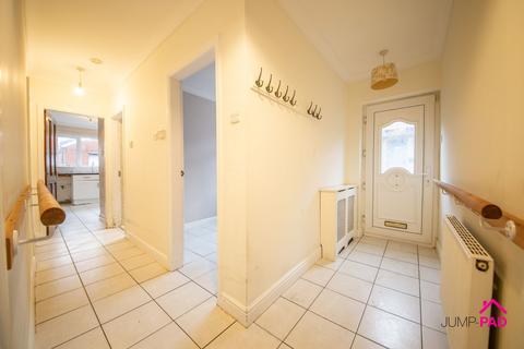 3 bedroom semi-detached bungalow for sale, Milton Avenue, Newton-Le-Willows, WA12