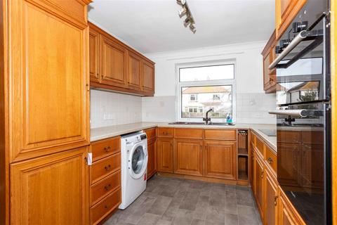 4 bedroom chalet for sale, Hythe Road, Worthing