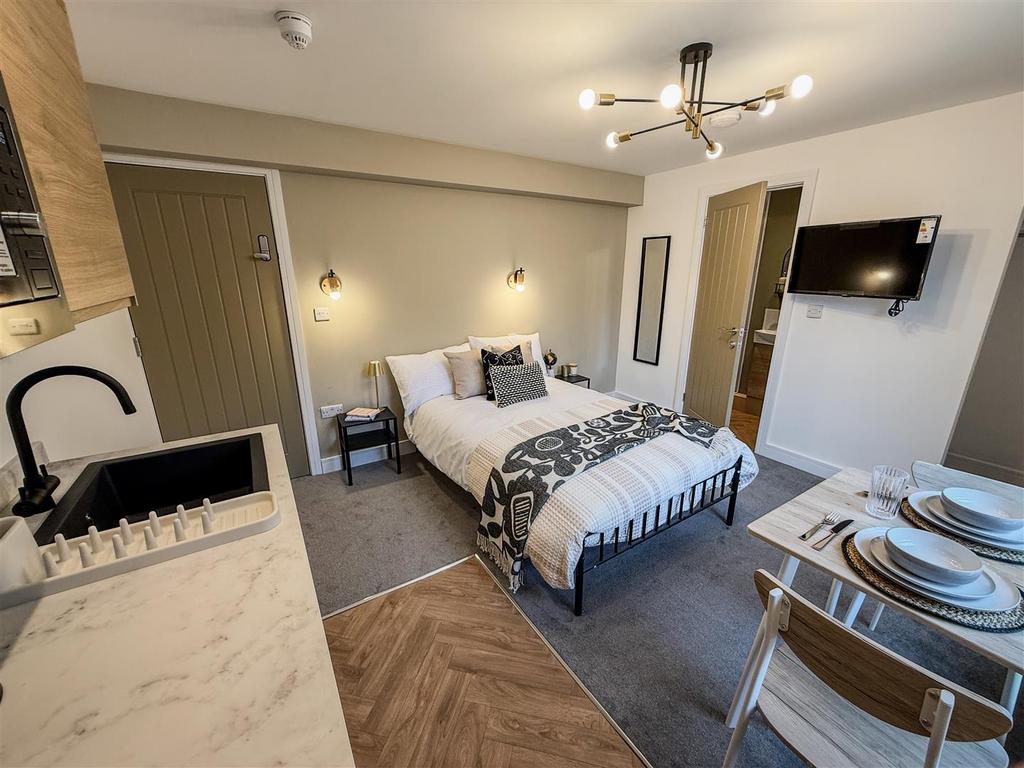 15. Room 3.jpg