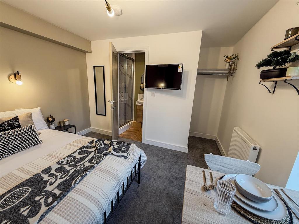 17. Room 3.jpg