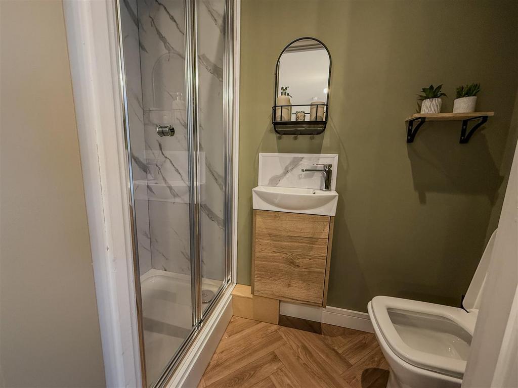 18. Room 3.jpg