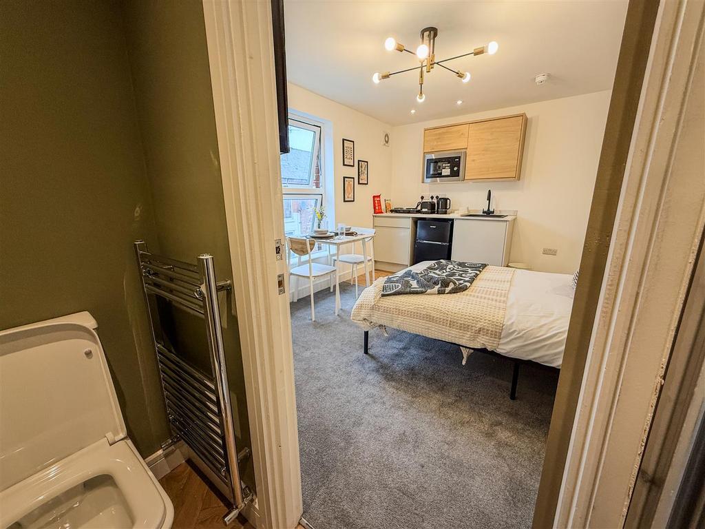 19. Room 3.jpg