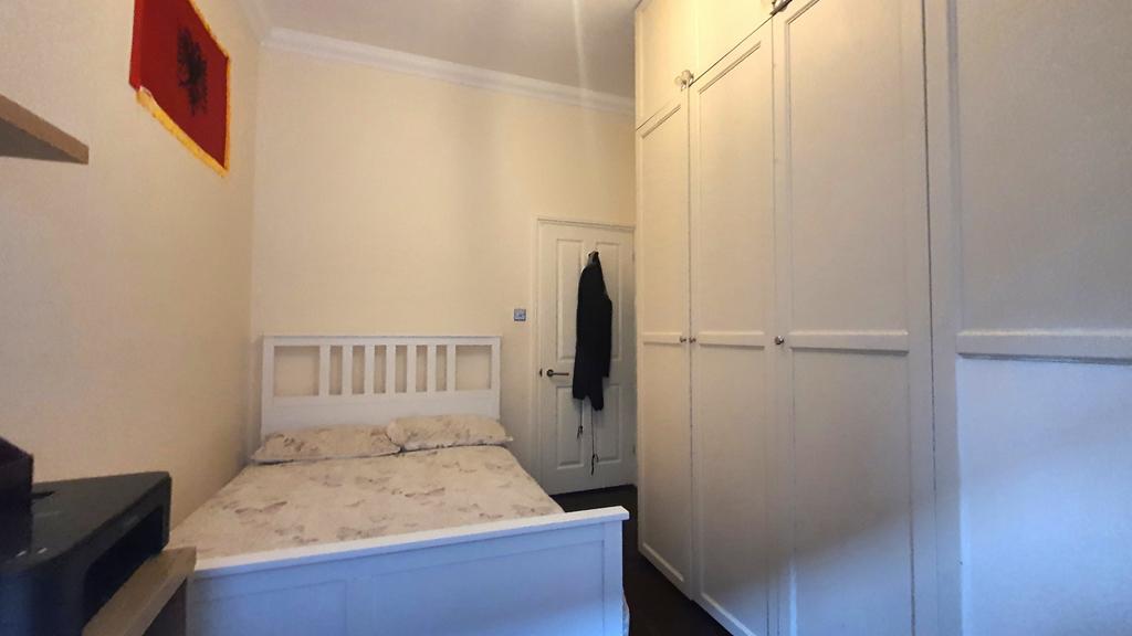 Rear bedroom