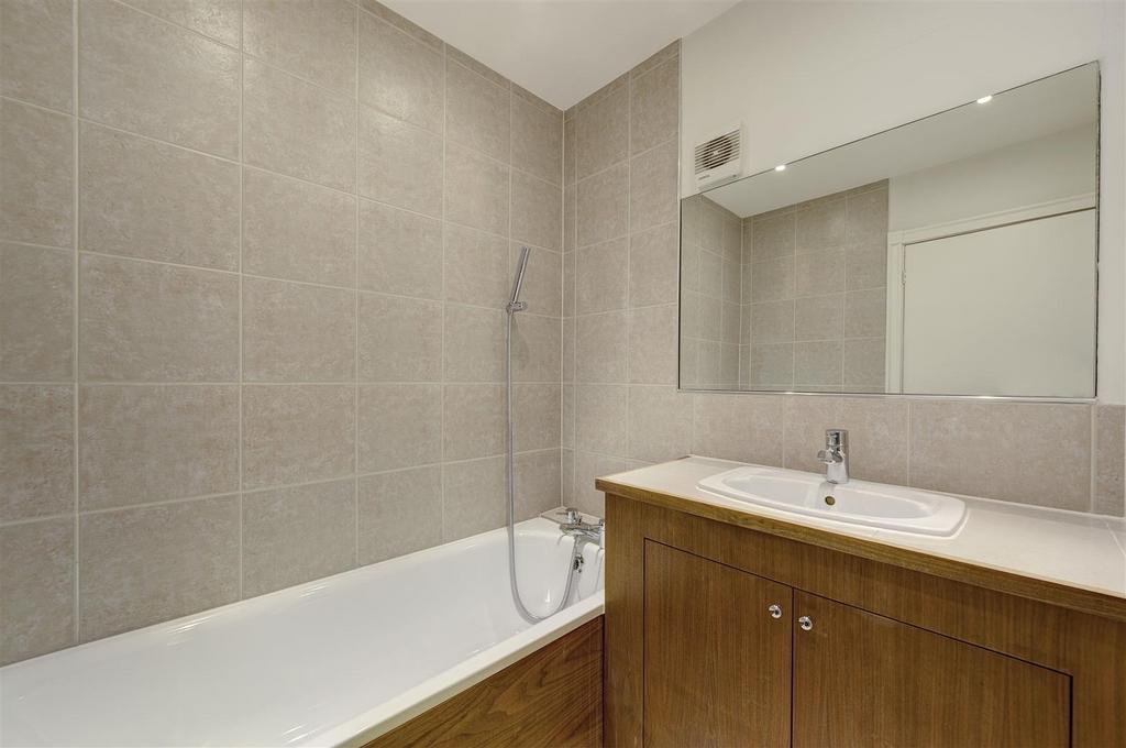 22 and 51 pelham court 355013 22bath RGB.jpg