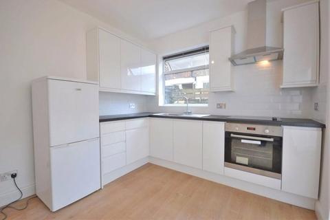 3 bedroom apartment to rent, Buckley Road, London, NW6
