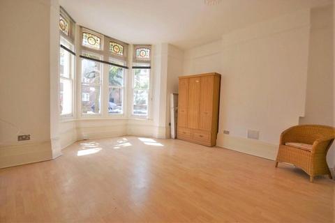 3 bedroom apartment to rent, Buckley Road, London, NW6