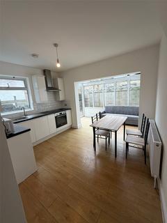 3 bedroom apartment to rent, Buckley Road, London, NW6