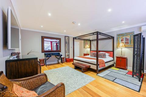 Earls Court, Earls Court, London, SW5