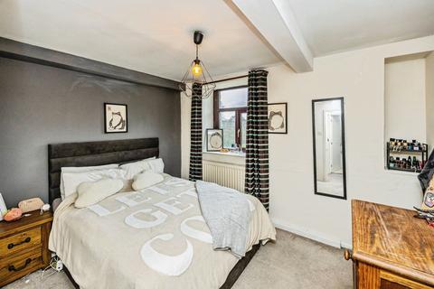2 bedroom terraced house for sale, Penistone Road, Huddersfield HD8