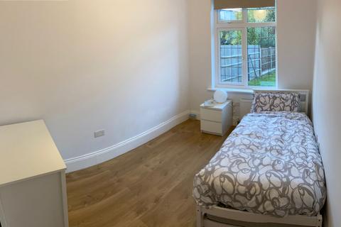 1 bedroom flat to rent, Foxgrove Road, Beckenham BR3