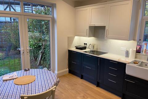 1 bedroom flat to rent, Foxgrove Road, Beckenham BR3