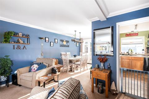4 bedroom semi-detached house for sale, Thame Road, Haddenham, Aylesbury, Buckinghamshire, HP17