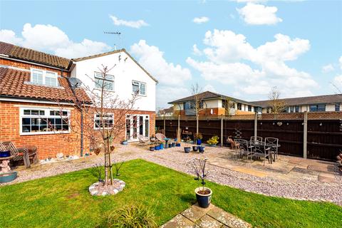 4 bedroom semi-detached house for sale, Thame Road, Haddenham, Aylesbury, Buckinghamshire, HP17