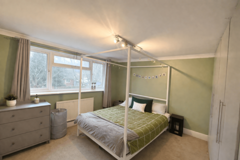 undefined, London, CR5