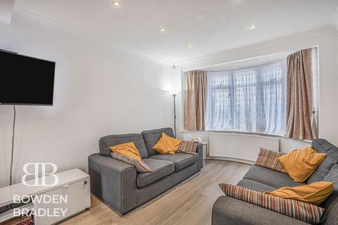 3 bedroom semi-detached house for sale, Dovedale Avenue, Clayhall, IG5