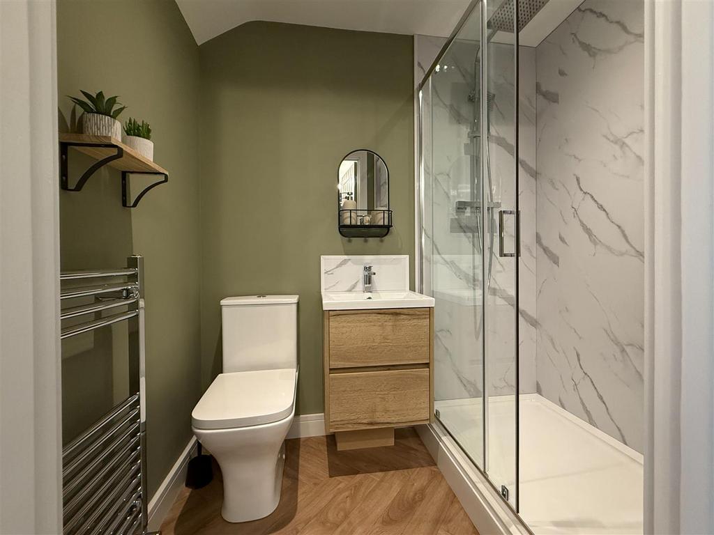 34. Room 6.jpg
