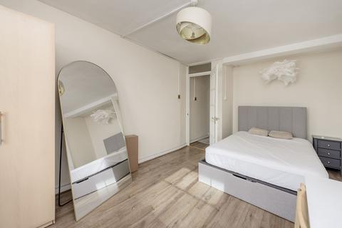 Studio to rent, Gatliff Close, Ebury Bridge Road, SW1W