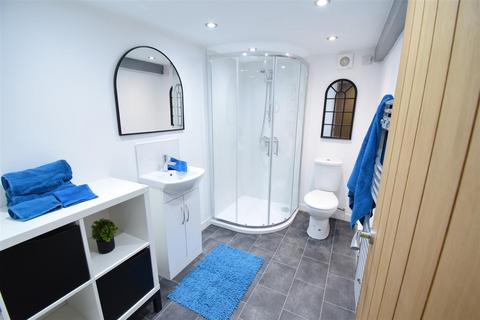 2 bedroom flat to rent, Crwys Road, Cardiff CF24