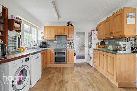 3 bedroom detached bungalow for sale, Nelson Court, Thetford