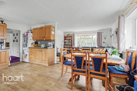 3 bedroom detached bungalow for sale, Nelson Court, Thetford