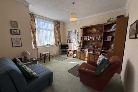 3 bedroom terraced house for sale, Cross Road, Hanworth