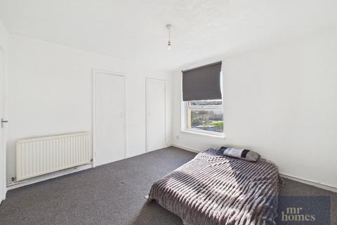 2 bedroom flat for sale, Caerau Court Road, Caerau, Cardiff, CF5