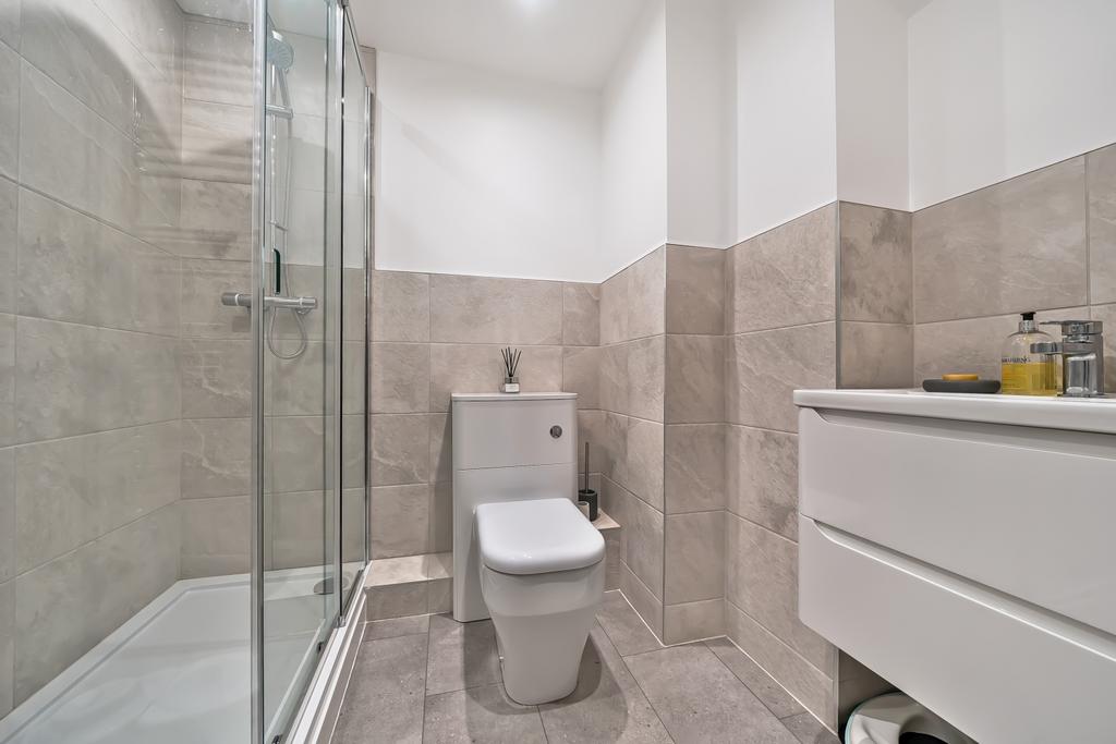 Family Shower Room