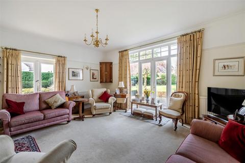 5 bedroom detached house for sale, Furze Hill, Kingswood