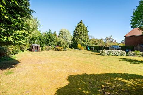 5 bedroom detached house for sale, Furze Hill, Kingswood