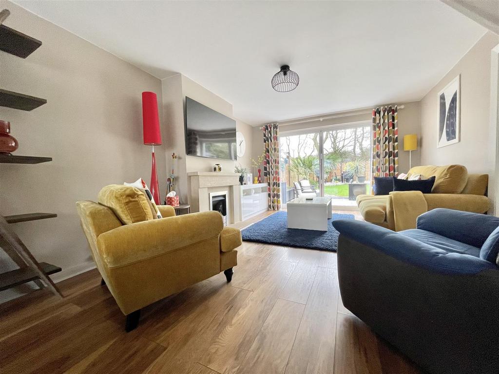 Lounge / Dining Room