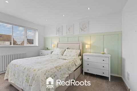 3 bedroom semi-detached house for sale, Adwick-Le-Street, South Yorkshire DN6