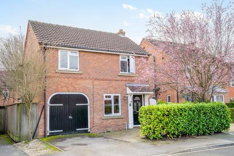 3 bedroom detached house for sale, Chatsworth Avenue, Strensall, York