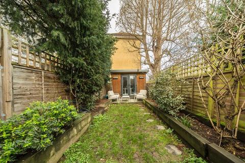 2 bedroom flat for sale, Abbots Park, London SW2