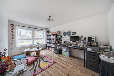 Pollitt Drive, London, NW8