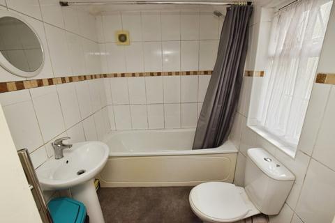 1 bedroom flat for sale, New North Road