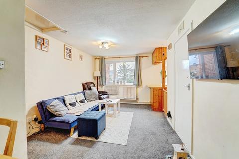 1 bedroom flat for sale, Massey Close, Bedford MK42