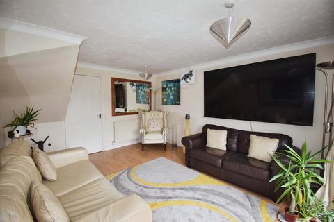 2 bedroom semi-detached house to rent, Wildflower Way, Bedford MK42