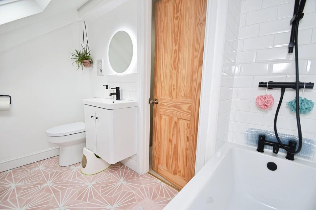 C8516ea9-Bathroom