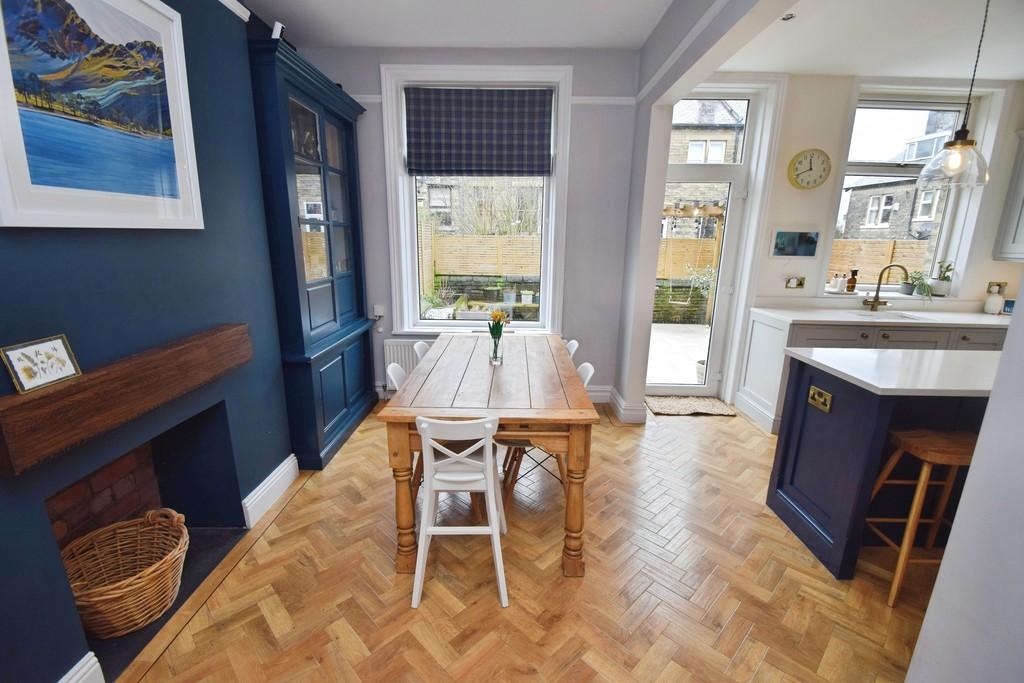 3f111198-Dining 20room