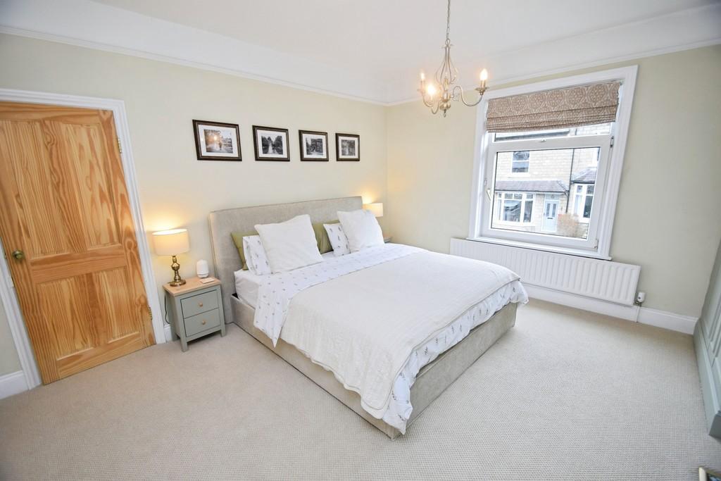 32242560-Bedroom 202