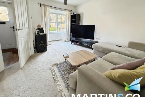 3 bedroom semi-detached house to rent, Galloway Grange, West Yorkshire LS28