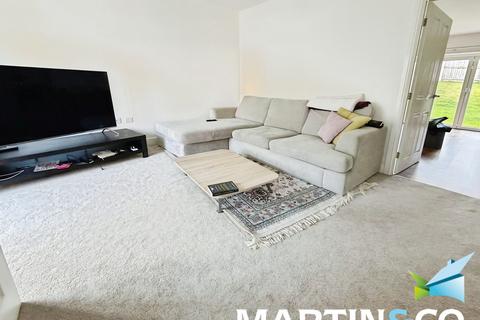 3 bedroom semi-detached house to rent, Galloway Grange, West Yorkshire LS28