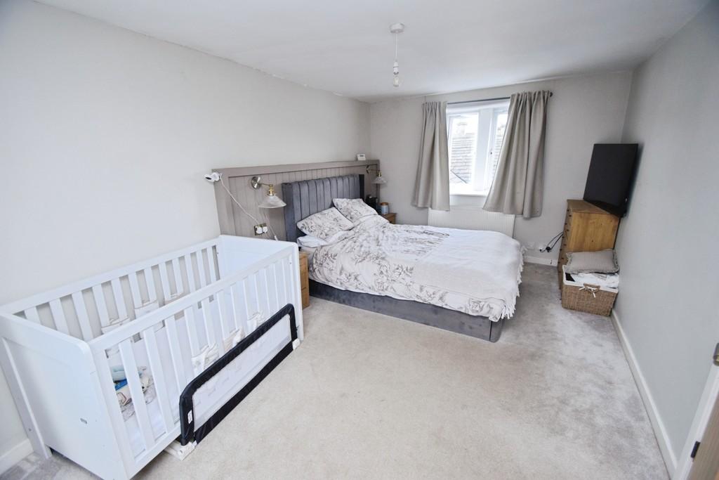 5779070e-Bedroom 201