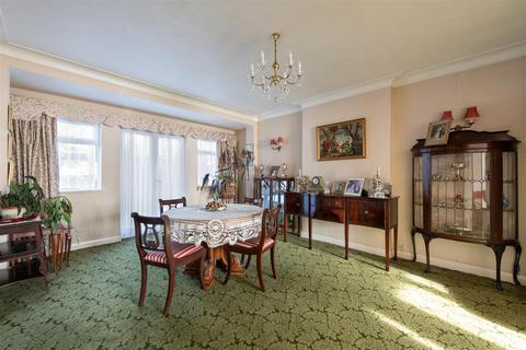 4 bedroom detached house for sale, Manor Drive, London N14