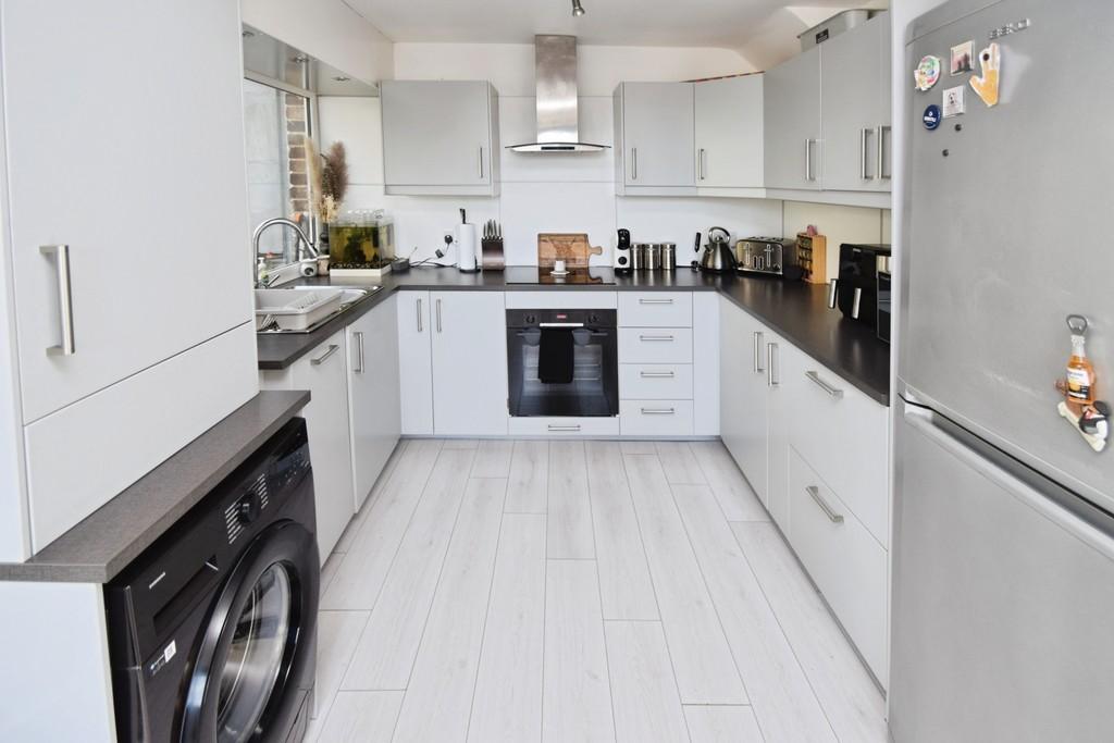 10e980c3-Kitchen
