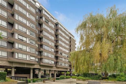 The Water Gardens, London W2